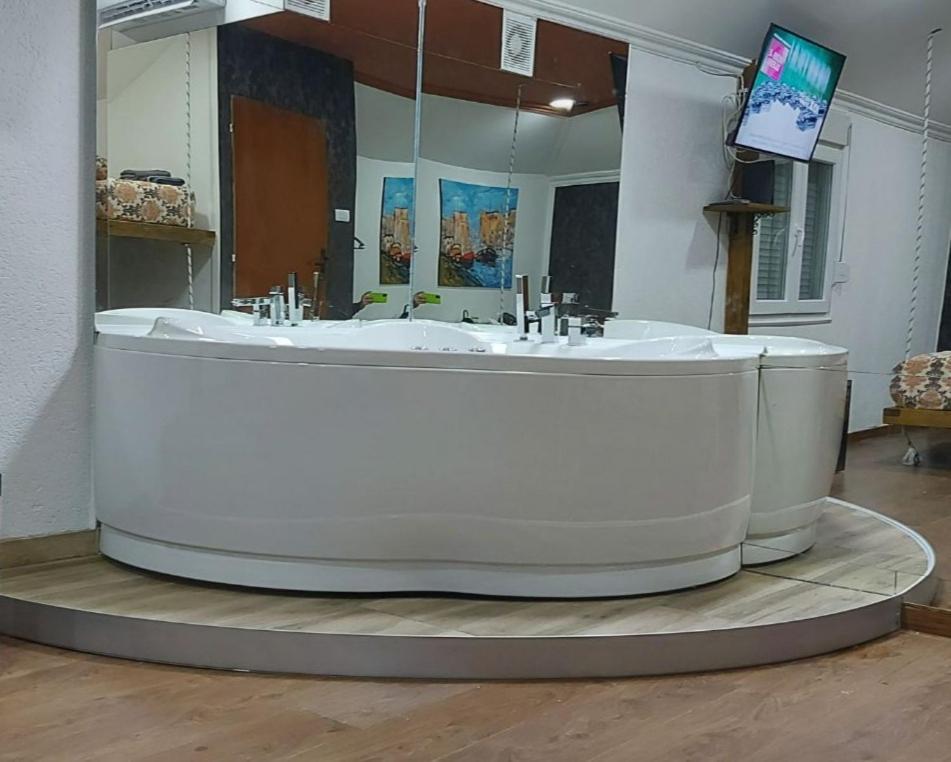 Mistik Secret Apartments Jagodina Eksteriør billede